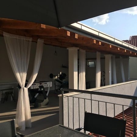Villa Vlade- From The Heated Pool To The Beach In 1 Minute Jesenice  Buitenkant foto