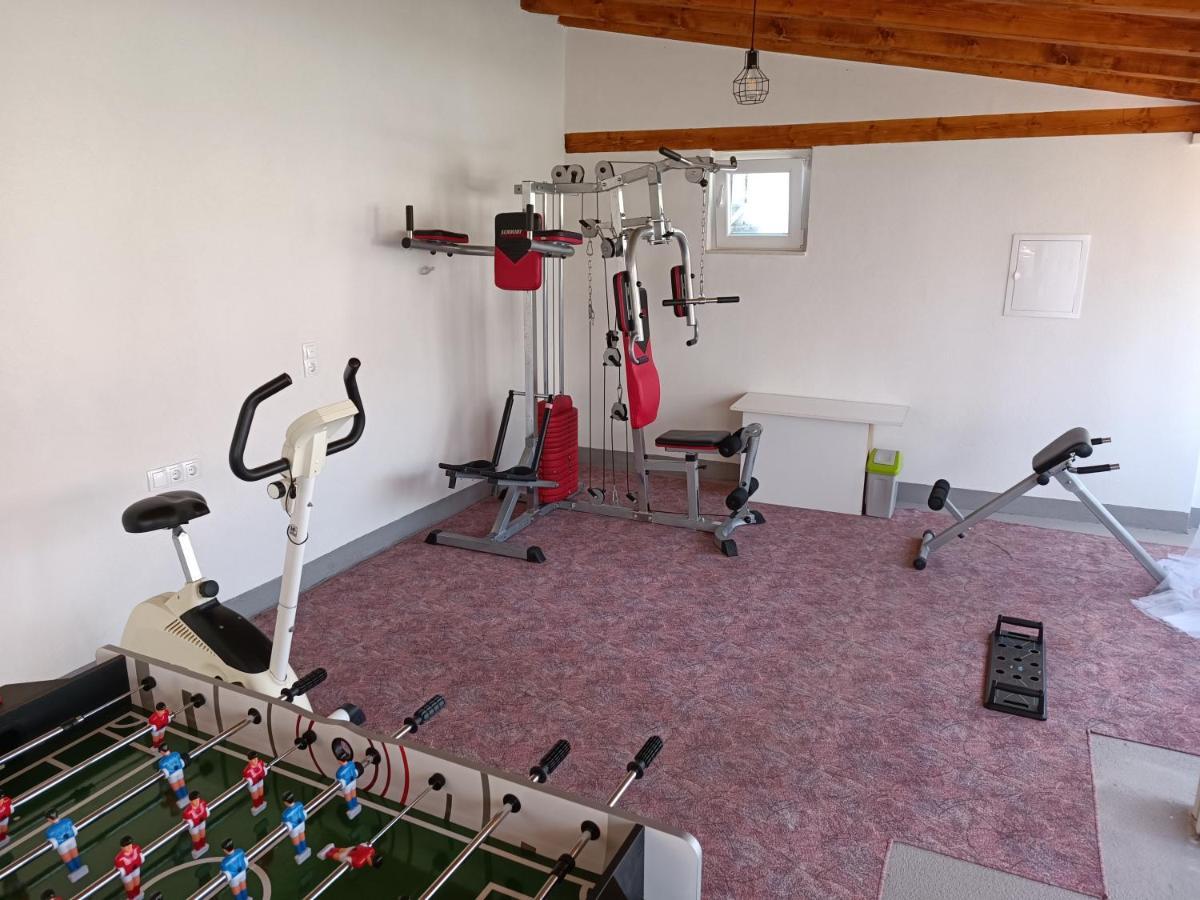 Villa Vlade- From The Heated Pool To The Beach In 1 Minute Jesenice  Buitenkant foto