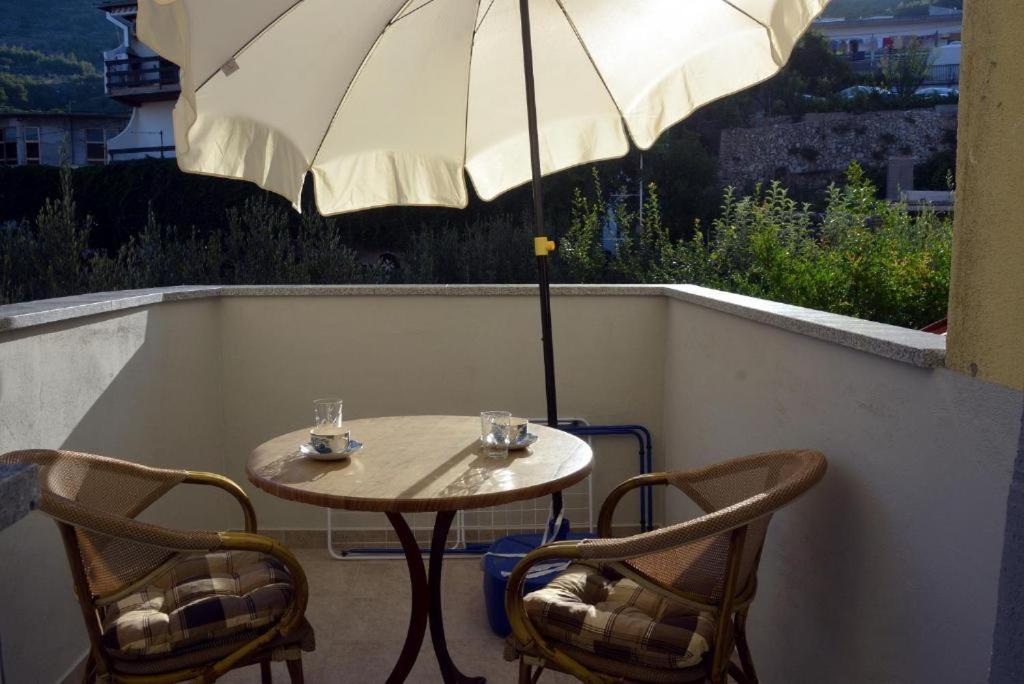 Villa Vlade- From The Heated Pool To The Beach In 1 Minute Jesenice  Buitenkant foto