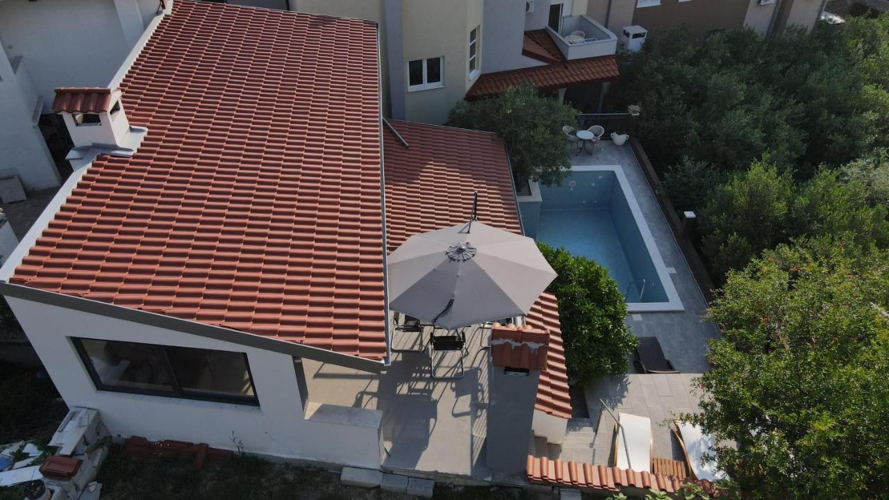 Villa Vlade- From The Heated Pool To The Beach In 1 Minute Jesenice  Buitenkant foto